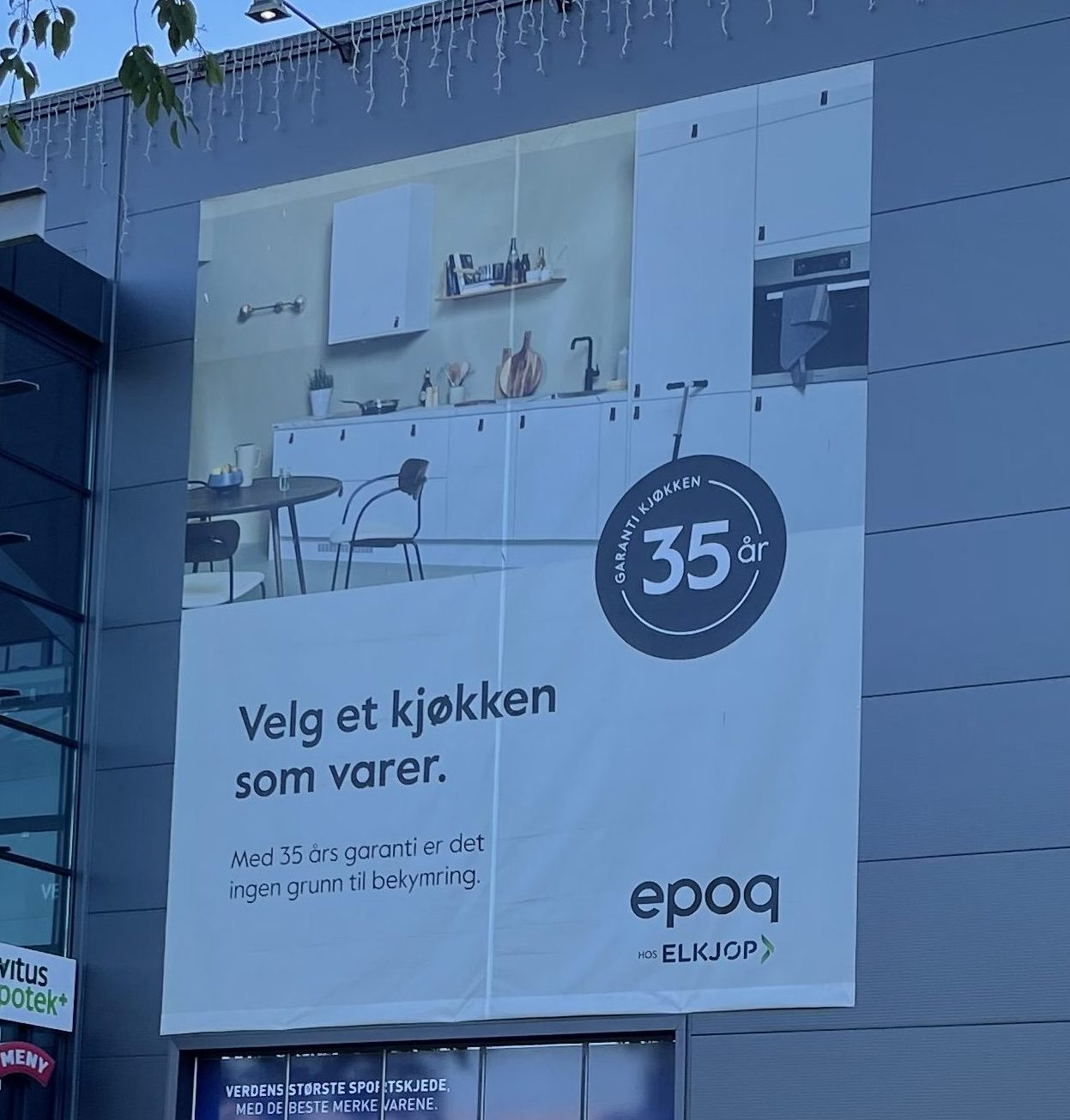 Store reklamebannere vs. mindre reklamebannere: Hva er best for din bedrift?